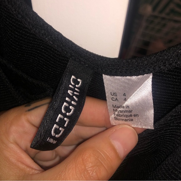 H&M | Flowy Dress | Black - Picture 3 of 4